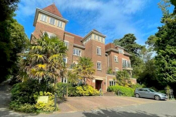 2 Bedroom Flat To Rent In Woodleigh Court, Bournemouth, BH2