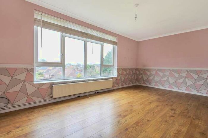 1 Bedroom Apartment To Rent In Audley House, Addlestone, KT15