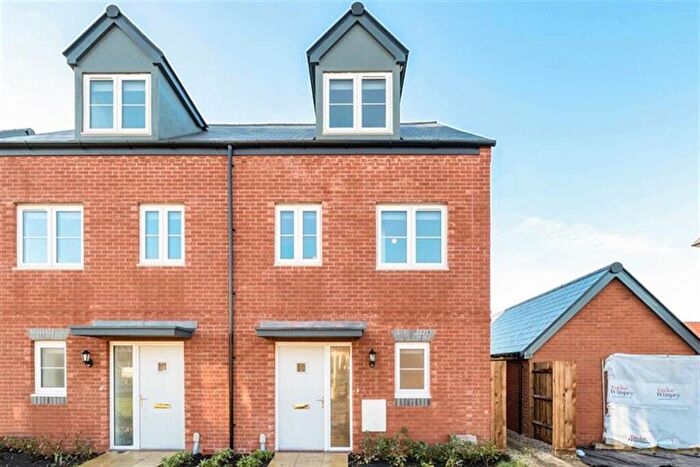 3 Bedroom Semi-Detached House To Rent In Bedroom Semi Detached House In Throwster Drive, Sudbury, CO10