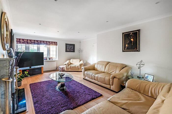 4 Bedroom Detached House For Sale In Oldfield Gardens, Ashtead, KT21