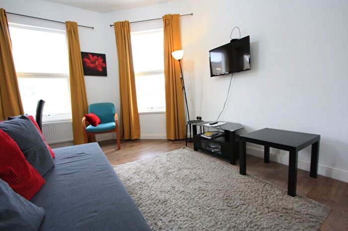 1 Bedroom Flat To Rent In Greyhound Lane, London, SW16