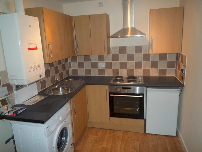 1 Bedroom Flat To Rent In Lilac Grove, Beeston, NG9