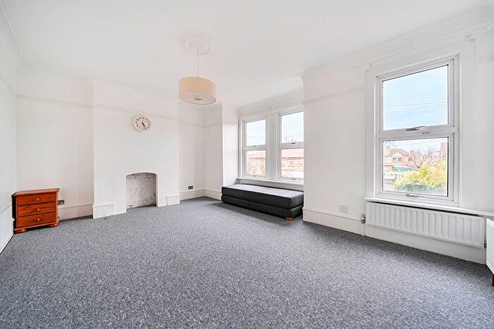 2 Bedroom Flat To Rent In Leahurst Road, Hither Green, London, SE13