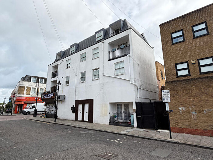 3 Bedroom Flat For Sale In Agora Cottage, D Hewison Street, London, E3