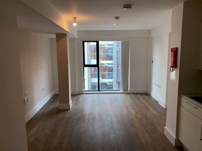 Studio To Rent In Cardinal Court, Scholes Street, Oldham, Greater Manchester, OL1