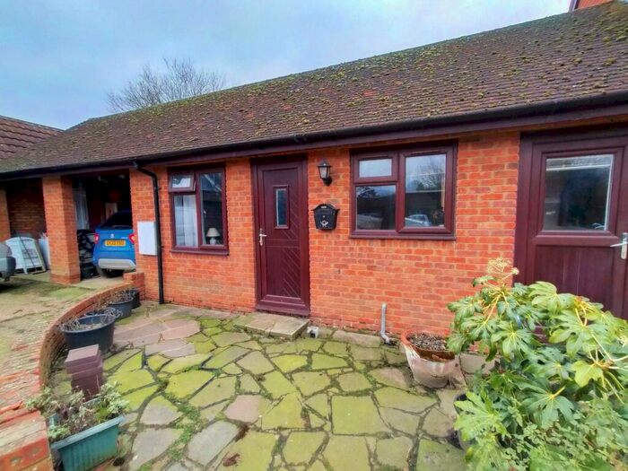 Studio To Rent In Ardeley, Stevenage, SG2