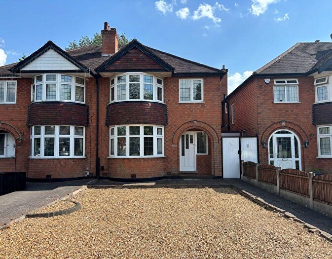 3 Bedroom Semi Detached House For Sale In Newton Road, Great Barr, Birmingham, B43