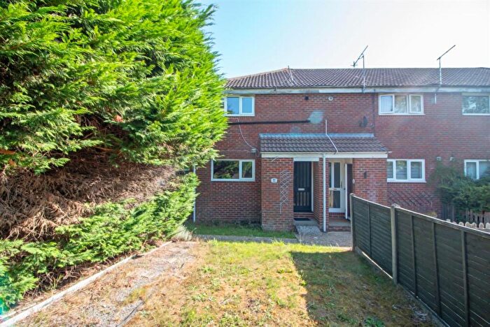 1 Bedroom Flat For Sale In Spruce Avenue, Waterlooville, PO7