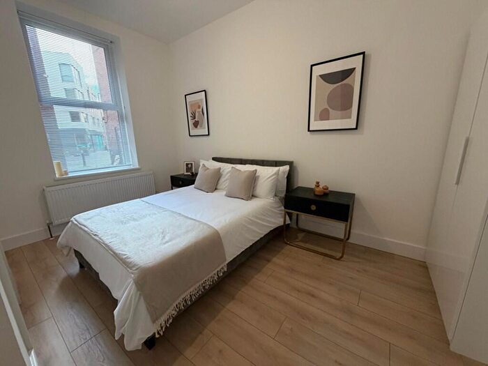 2 Bedroom Flat To Rent In Bedford Hill, London, SW12