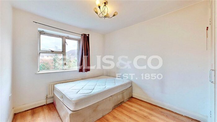 2 Bedroom Flat For Sale In Copland Road, Wembley, HA0
