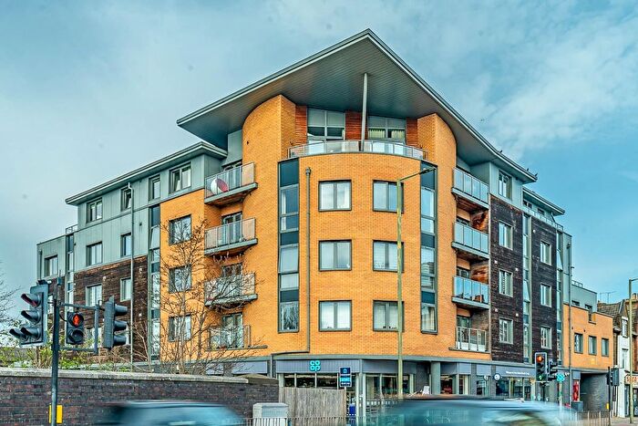 3 Bedroom Flat To Rent In Observatory Court, Friern Barnet Road, London, N11