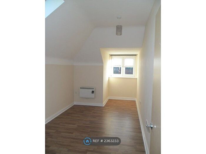 1 Bedroom Flat To Rent In The Chambers, Sale, M33