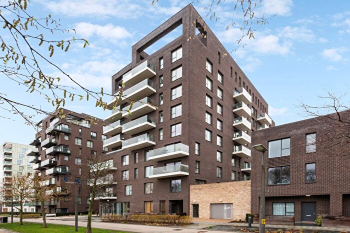 2 Bedroom Flat To Rent In East Parkside, London, SE10