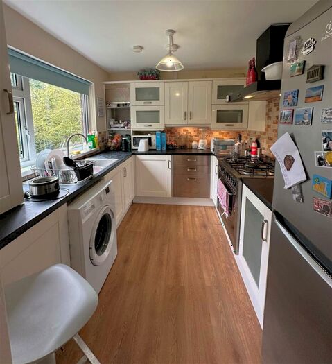 2 Bedroom Apartment To Rent In The Ridgeway, North Chingford, E4