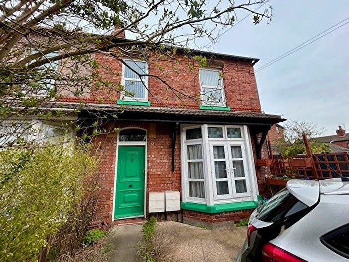 2 Bedroom Flat To Rent In Moss Lane, Birkenhead, CH42