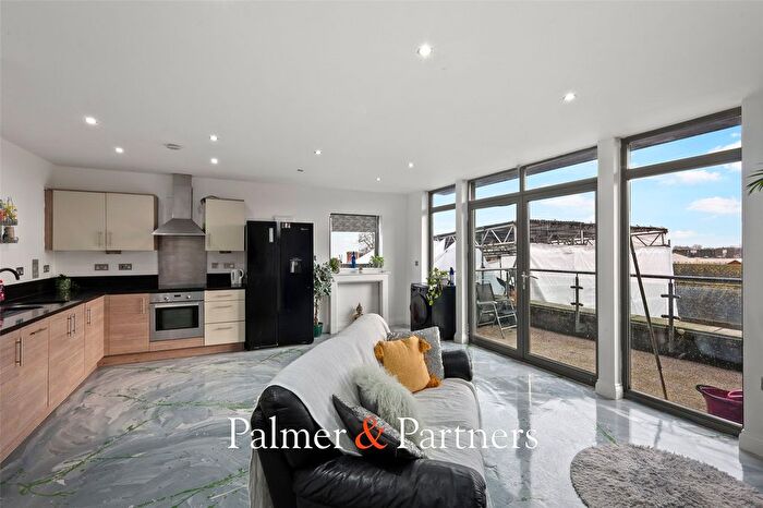 2 Bedroom Flat For Sale In Museum Street, Colchester, Essex, CO1