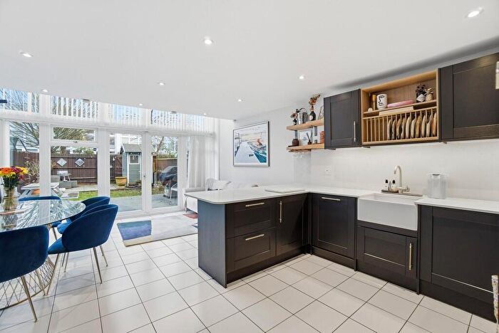 3 Bedroom Town House For Sale In Revere Way, Epsom, KT19