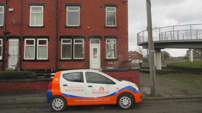 2 Bedroom Property To Rent In Tilbury Mount, Holbeck, Leeds, LS11