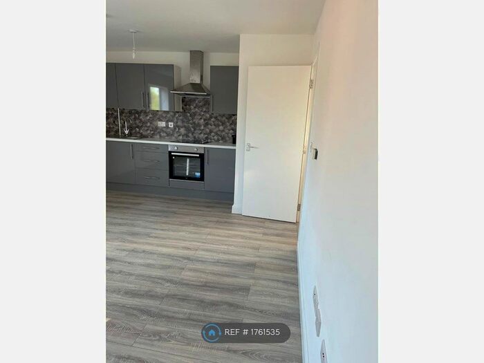 1 Bedroom Flat To Rent In Blenheim Walk Corby, Corby, NN18