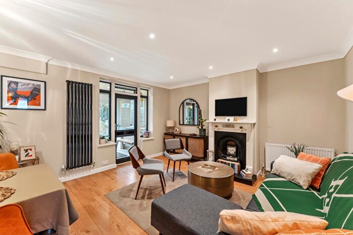 3 Bedroom Terraced House For Sale In Montacute Road, Morden, SM4