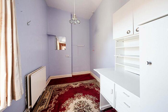 2 Bedroom Flat For Sale In Church Road, Leyton, London, E10