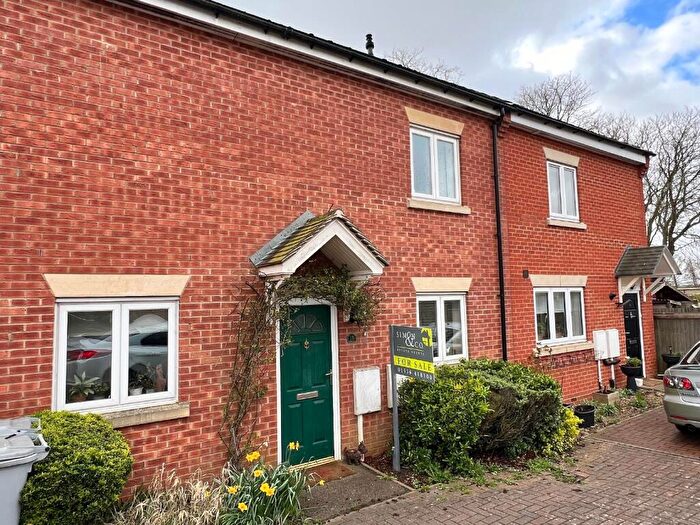 3 Bedroom Town House To Rent In Lower King Street, Desborough, NN14