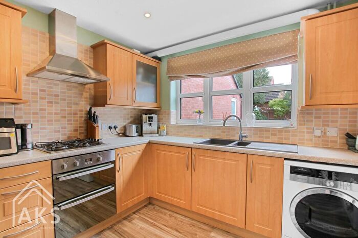 3 Bedroom Detached House For Sale In Welland Road, Hilton, DE65