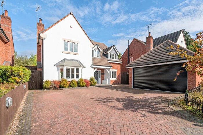 4 Bedroom Detached House For Sale In Norton Lane, Tidbury Green, Solihull, B90