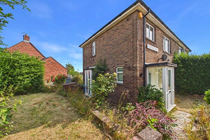 3 Bedroom Semi-Detached House For Sale In Bassledene Road, Sheffield, S2