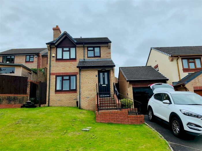 3 Bedroom Detached House To Rent In Heron Court, Barnstaple, EX32