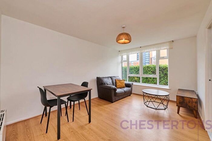 1 Bedroom Flat To Rent In Felixstowe Court, Silvertown, E16