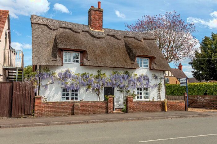 4 Bedroom Detached House For Sale In Northill Road, Cople, Bedford, Bedfordshire, MK44
