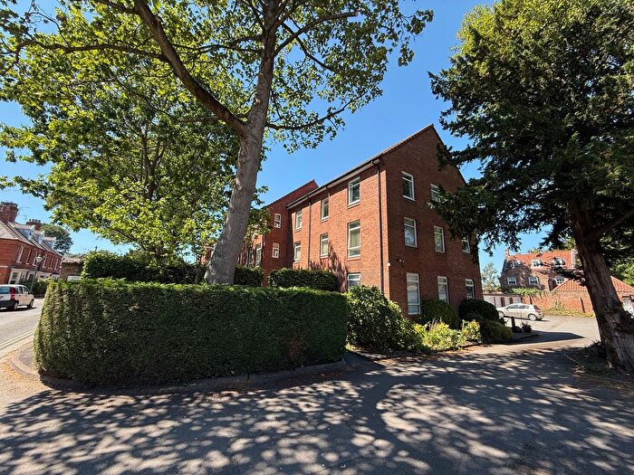 2 Bedroom Flat For Sale In Grayburn Court, Beverley, HU17