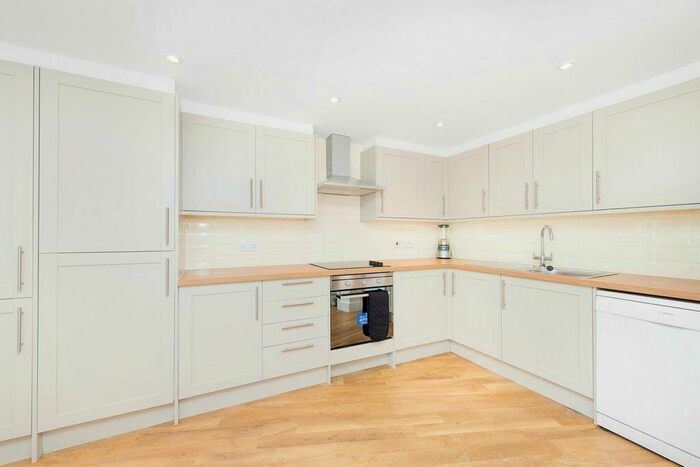3 Bedroom House To Rent In Hellings Street, Wapping, E1W
