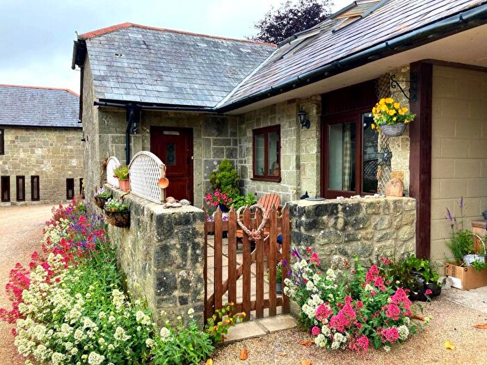 2 Bedroom Link Detached House For Sale In Mint Barn, Foyle Hill, Shaftesbury, Dorset, SP7