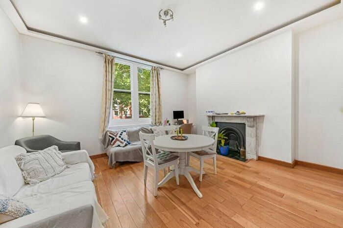 3 Bedroom Apartment To Rent In Fitzjohns Avenue, London, NW3