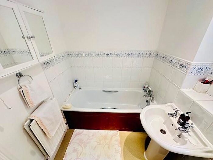 2 Bedroom Flat To Rent In Horsley Road, Streetly, Sutton Coldfield, B74