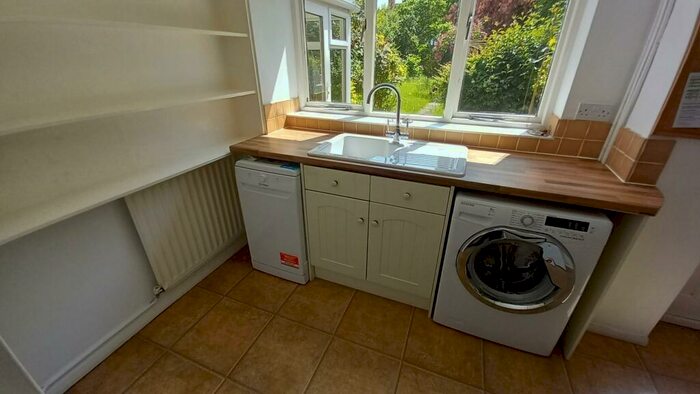 2 Bedroom End Of Terrace House To Rent In Bridge End, Warwick, CV34