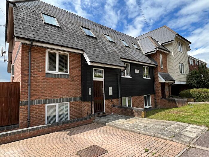 1 Bedroom Flat To Rent In Park Hill House, Beacon Road, Chatham., ME5