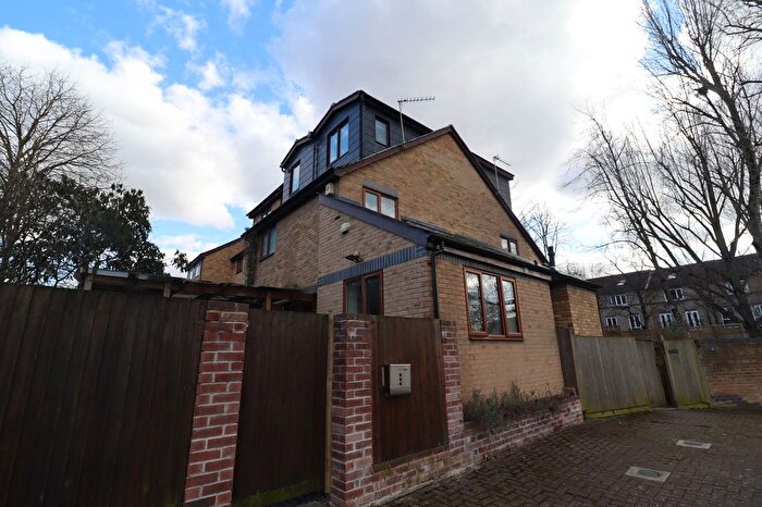 3 Bedroom Property To Rent In Gunwhale Close, London, SE16