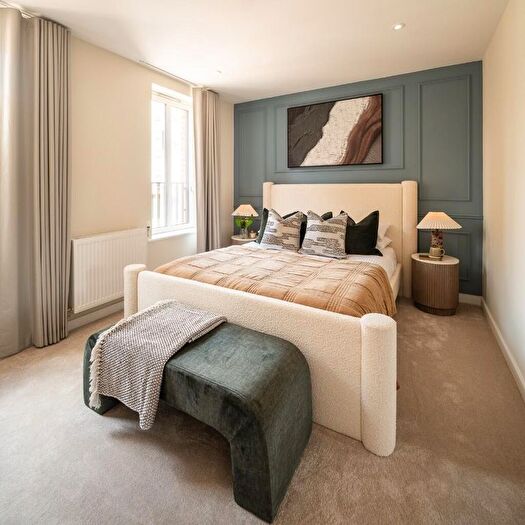 3 Bedroom Town House For Sale In Woodhill, Woolwich, SE18