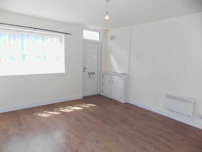 1 Bedroom Flat To Rent In Market Street, Ilkeston, DE7