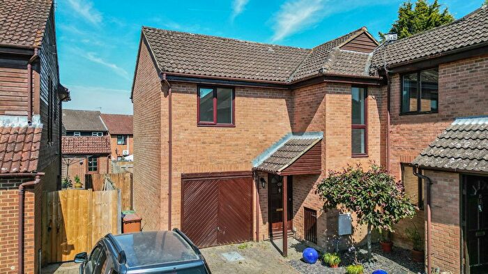 4 Bedroom End Of Terrace House For Sale In Turner Avenue, Cranbrook, TN17