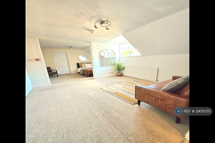 1 Bedroom Flat To Rent In The Courtyard, Bournemouth, BH1