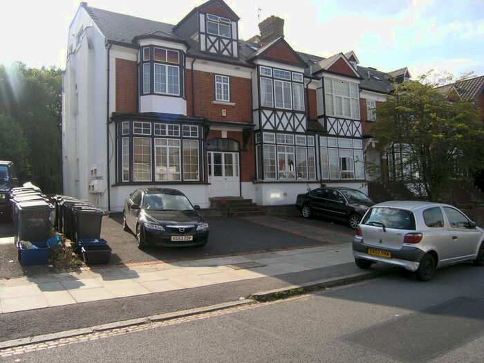 2 Bedroom Apartment To Rent In Sunny Gardens Road, Hendon, London, NW4