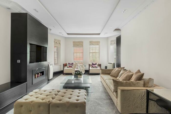 4 Bedroom Apartment To Rent In St. Johns Wood Road, London, NW8