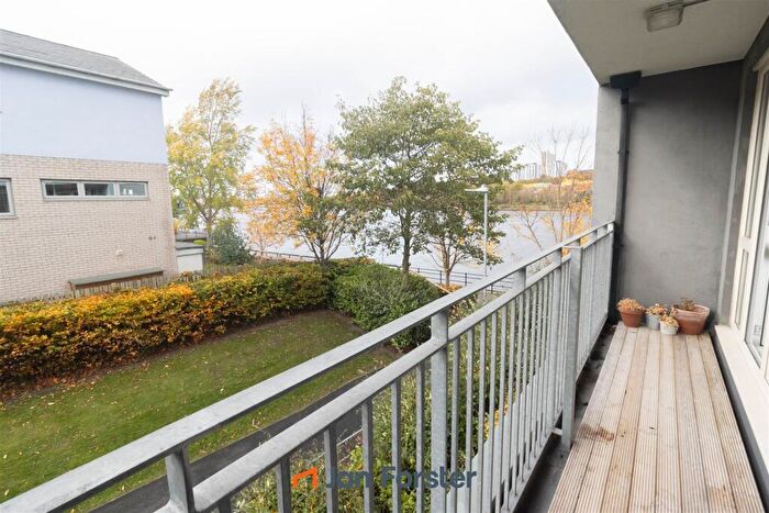 2 Bedroom Apartment For Sale In Tynemouth Pass, Gateshead, NE8