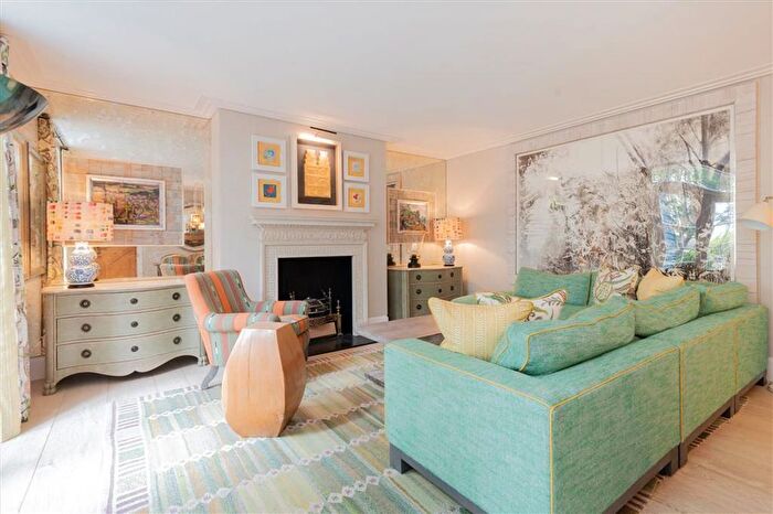 3 Bedroom Property To Rent In Reston Place, South Kensington, SW7