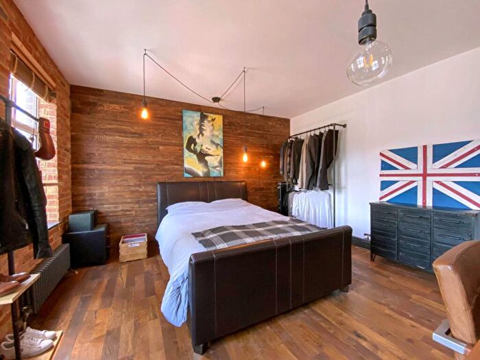 2 Bedroom Flat For Sale In High Street, Croydon, CR0