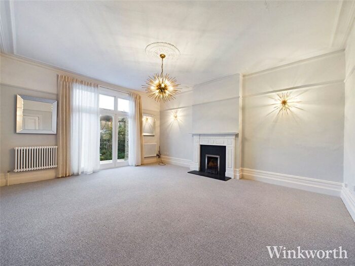 5 Bedroom Semi-Detached House To Rent In Courtfield Gardens, London, W13